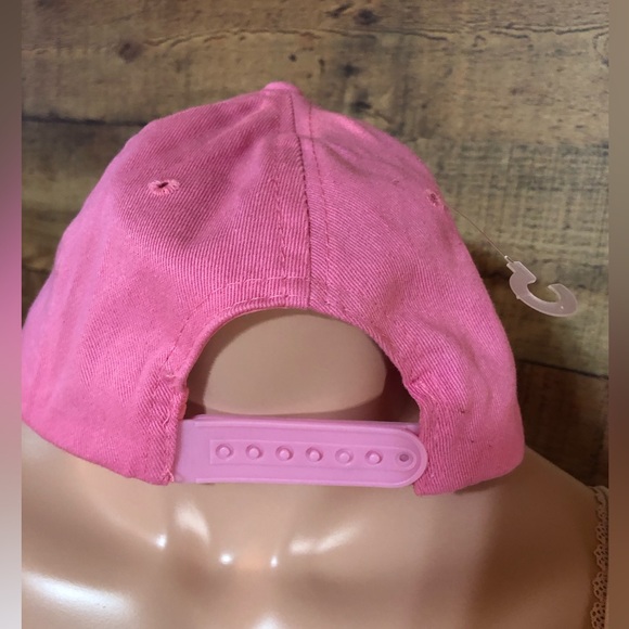 💕 TRADED💕Barbie Pink embroidered snapback hat - Picture 3 of 5